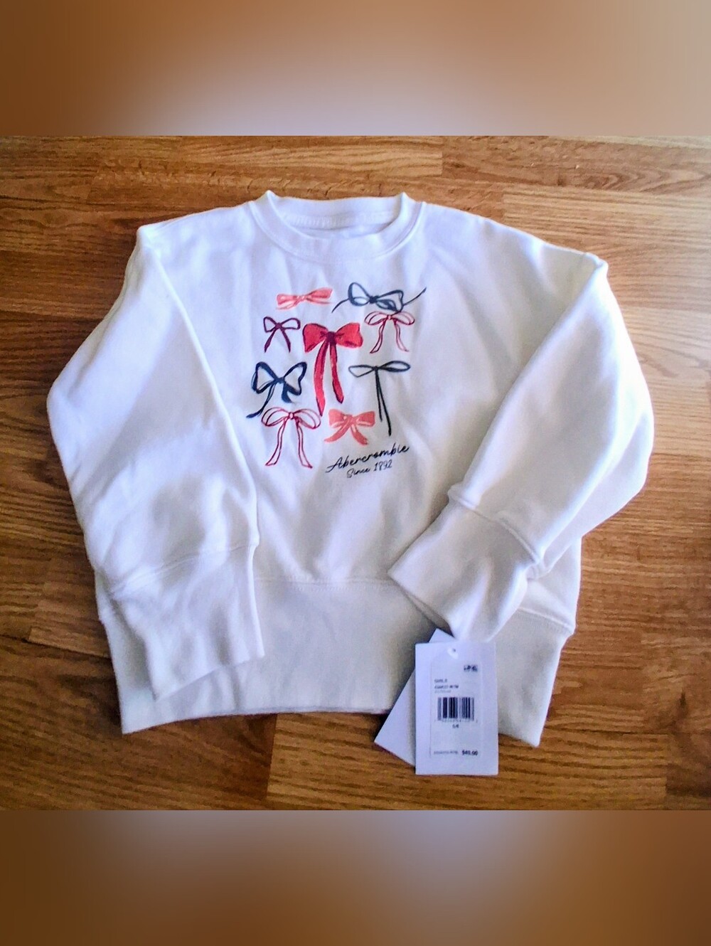 NWT Abercrombie Girls Sweatshirt. White With Design  Sz 5/6 9/10  11/12 15/16